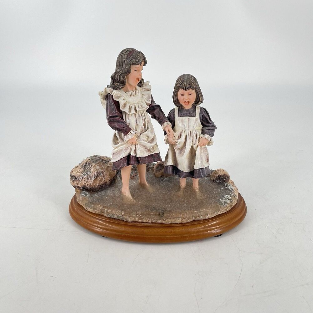 Timeless Treasures Vanmark “Summer Fun” JD88799 Children Figurine Resin